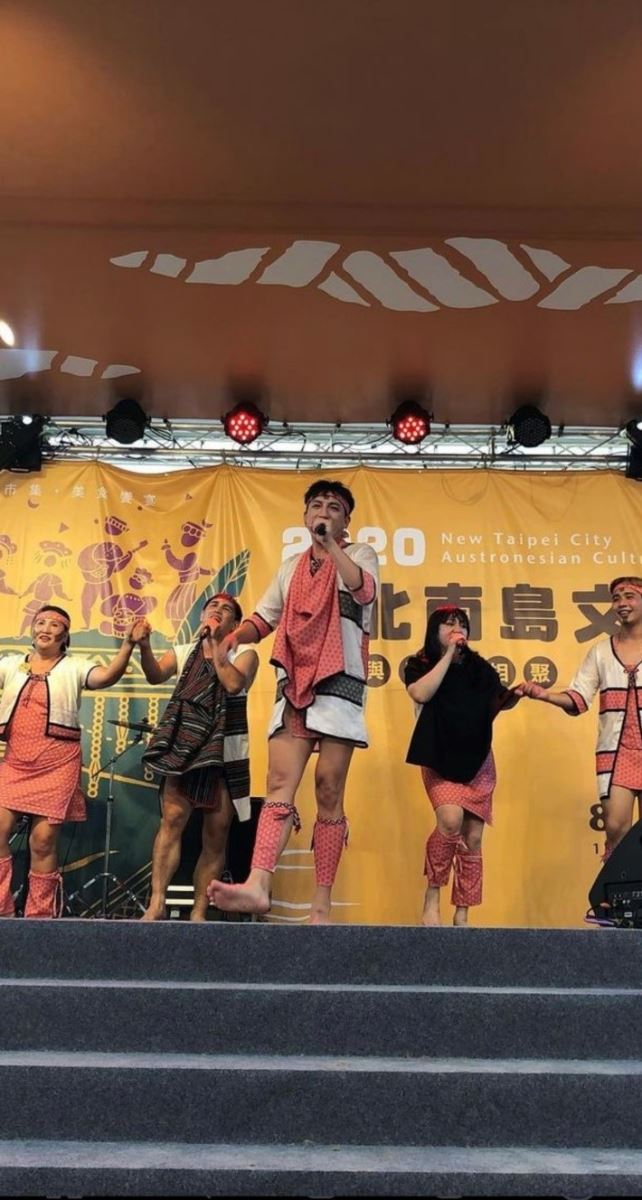 禾拉呼伊樂舞藝術團團長 高豐田